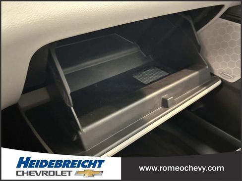 Used 2016 Chevrolet Equinox LTZ w/ Enhanced Convenience Package image 25