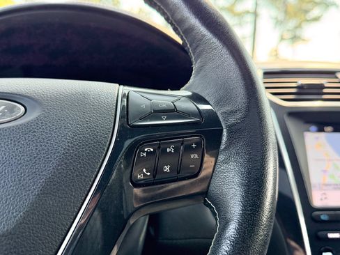 Used 2019 Ford Explorer Platinum AWD/4WD image 24