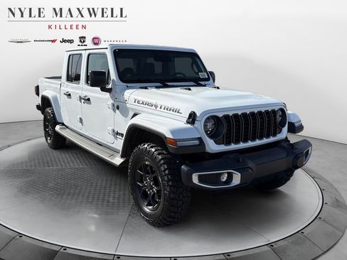 New 2026 Jeep Gladiator Sport AWD/4WD image 2