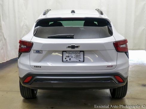 Used 2025 Chevrolet Trax RS image 6