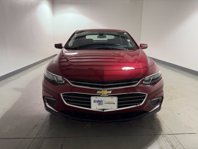 Used 2016 Chevrolet Malibu LT FWD image 2