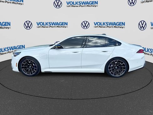 Used 2025 BMW M5 w/ Executive Package AWD/4WD image 11