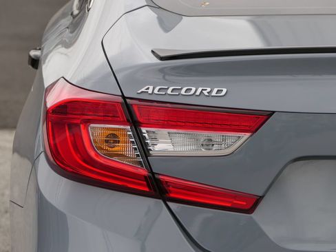 Used 2022 Honda Accord Sport image 5