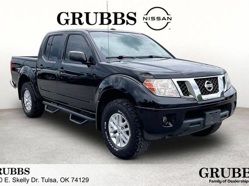 Used 2017 Nissan Frontier SV w/ SV Value Truck Package AWD/4WD image 1