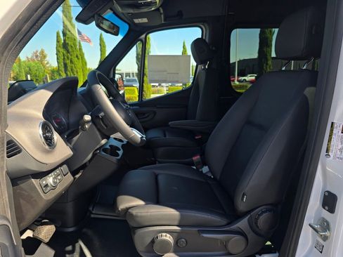 New 2025 Mercedes-Benz Sprinter 2500 image 24