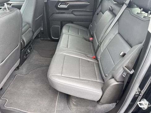 Used 2025 GMC Sierra 1500 SLT AWD/4WD image 11