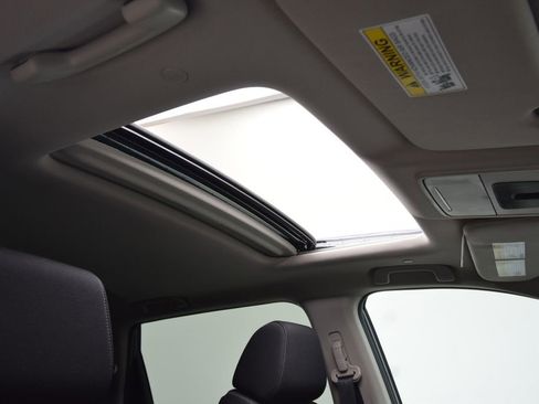 Used 2023 Honda CR-V EX image 19