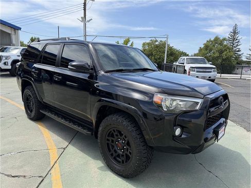 Used 2018 Toyota 4Runner SR5 Premium AWD/4WD image 3