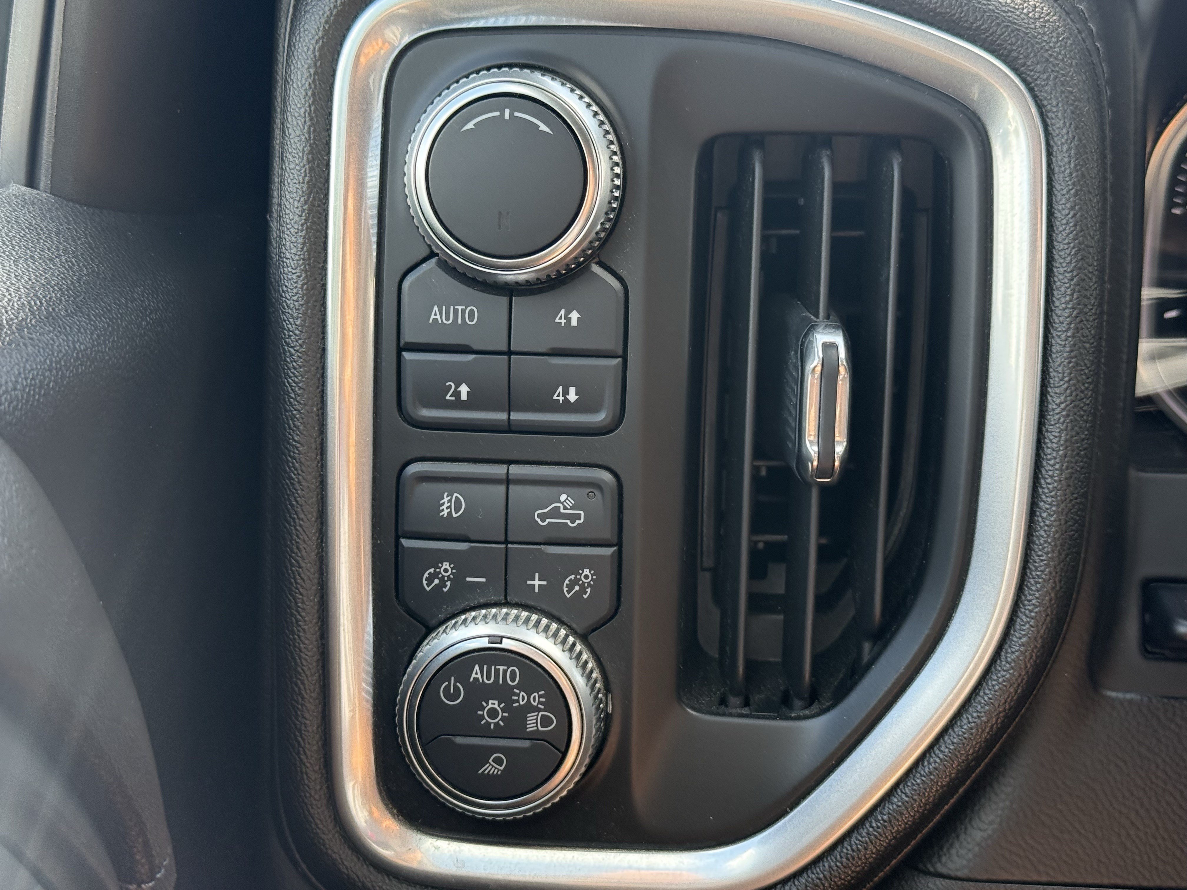 Used 2019 GMC Sierra 1500 Denali w/ Technology Package AWD/4WD image 23
