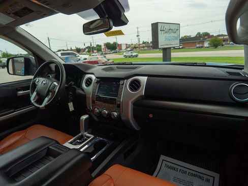 Used 2020 Toyota Tundra SR5 w/ SR5 Convenience Package AWD/4WD image 14