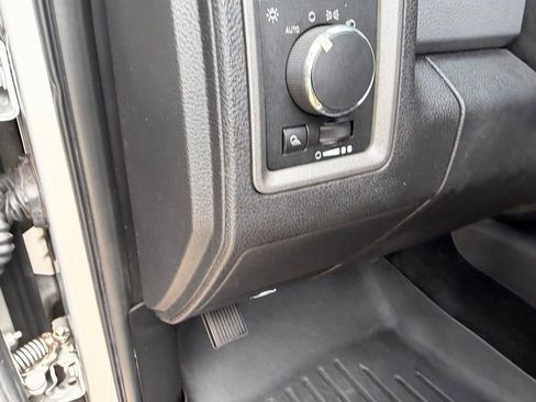 Used 2013 RAM 2500 Tradesman w/ Chrome Appearance Group AWD/4WD image 19