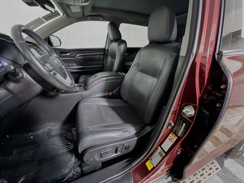 Used 2015 Toyota Highlander Limited Platinum FWD image 15