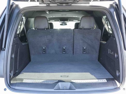 Used 2024 Chevrolet Suburban Premier RWD image 32