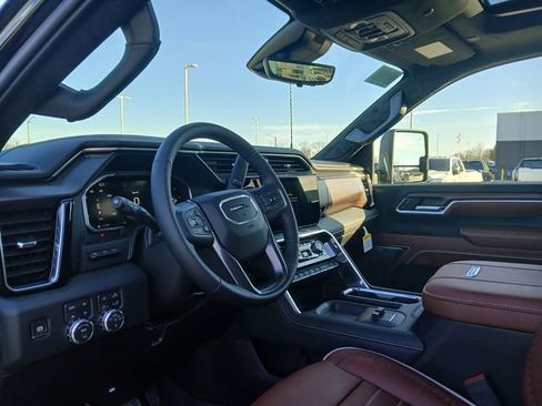 New 2026 GMC Sierra 2500 Denali Ultimate w/ LPO, Black Badging Package image 9