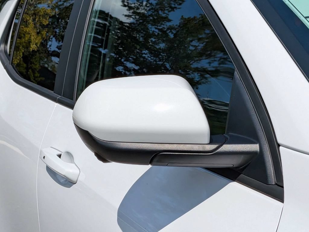 Used 2025 Chevrolet Equinox LT FWD image 13