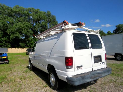 Used 2011 Ford E-250 and Econoline 250 w/ Commercial Cargo Van Pkg image 7