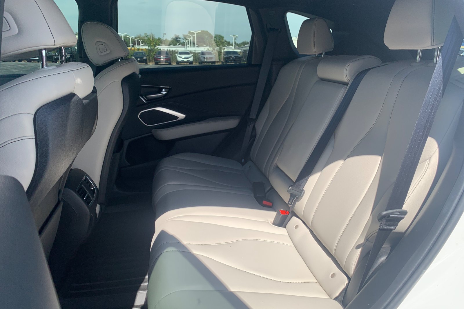 Used 2025 Acura RDX SH-AWD image 15