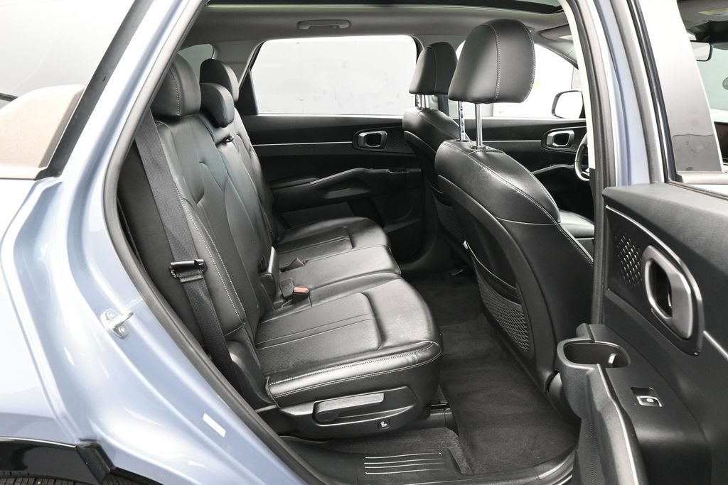 Used 2023 Kia Sorento S w/ Panoramic Sunroof Package FWD image 39