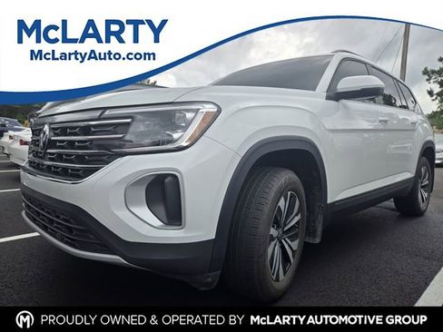 Certified 2024 Volkswagen Atlas SE FWD image 1