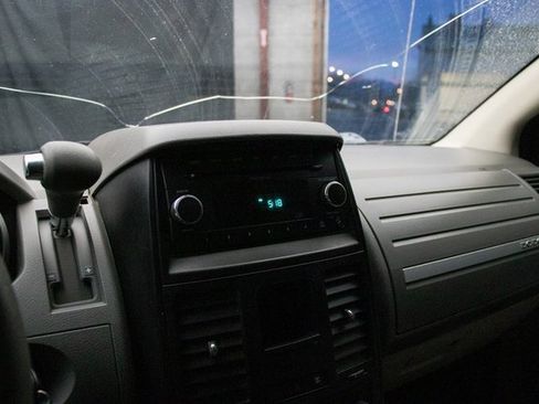 Used 2009 Dodge Grand Caravan SE image 31