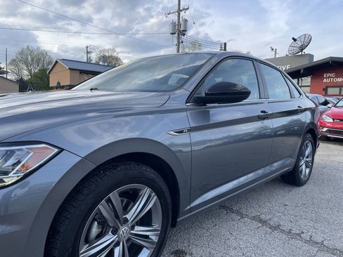 Used 2019 Volkswagen Jetta R-Line image 9