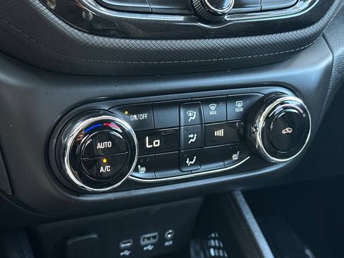 Used 2021 Chevrolet TrailBlazer LT w/ Convenience Package FWD image 26
