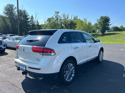 Used 2013 Lincoln MKX AWD image 17