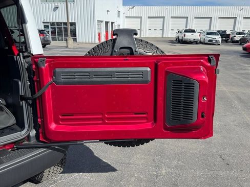 Used 2025 Ford Bronco Heritage Edition image 14