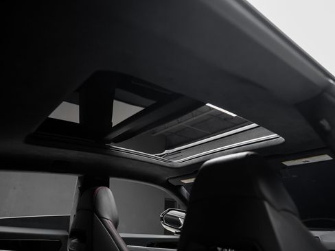 Used 2019 Lamborghini Urus AWD/4WD image 71