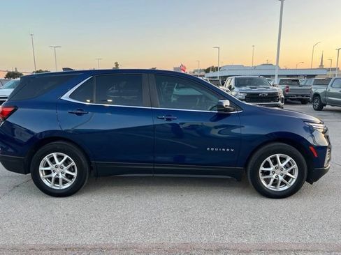 Used 2022 Chevrolet Equinox LT w/ LPO, Floor Liner Package FWD image 5