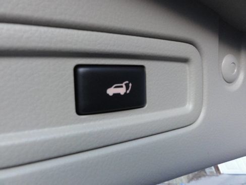 Used 2014 Nissan Murano SV w/ Value Package image 25