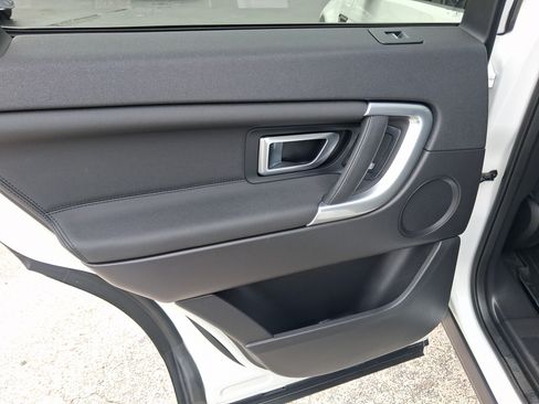 Used 2017 Land Rover Discovery Sport HSE AWD/4WD image 28