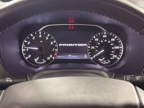 Used 2024 Nissan Frontier SV w/ SV Convenience Package image 17