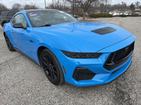 Used 2025 Ford Mustang GT Premium image 15