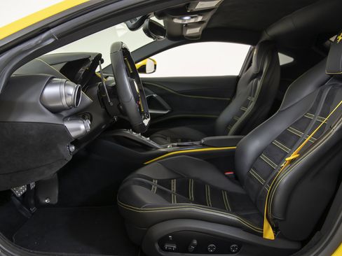 Certified 2019 Ferrari 812 Superfast RWD image 5