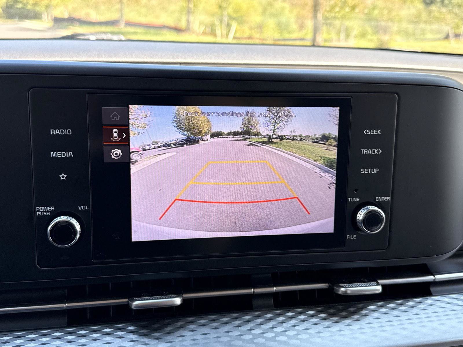 Used 2023 Kia Carnival LX FWD image 35
