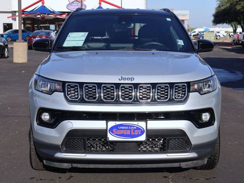 Used 2025 Jeep Compass Limited AWD/4WD image 11