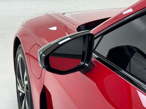 Used 2022 Audi e-tron GT Premium Plus w/ Performance Package image 31