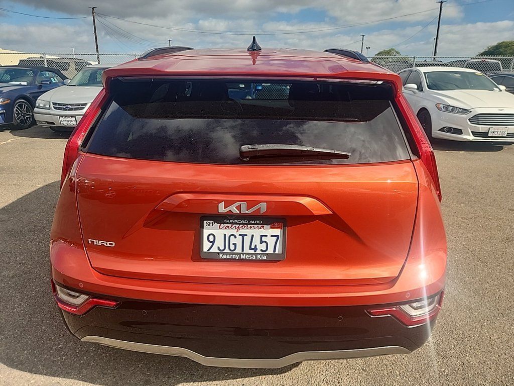 Certified 2023 Kia Niro Wave FWD image 12