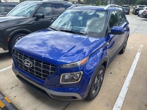 Certified 2024 Hyundai Venue SEL FWD image 1