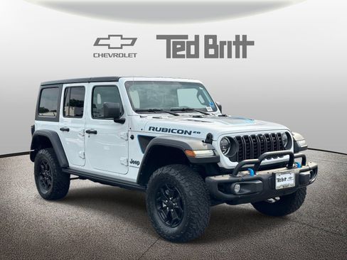 Used 2023 Jeep Wrangler Unlimited Rubicon 4xe AWD/4WD image 3
