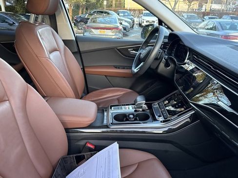 Used 2023 Audi Q7 2.0T Premium w/ Convenience Package image 28