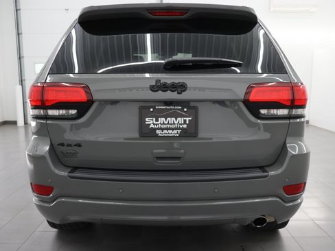 Used 2020 Jeep Grand Cherokee Altitude AWD/4WD image 26