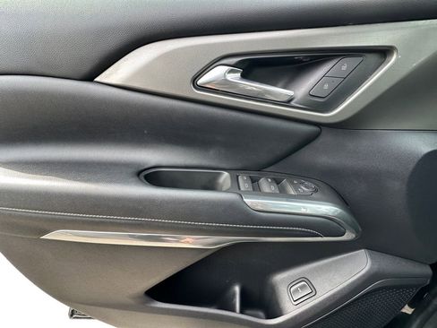 Used 2024 Chevrolet Traverse LT image 11