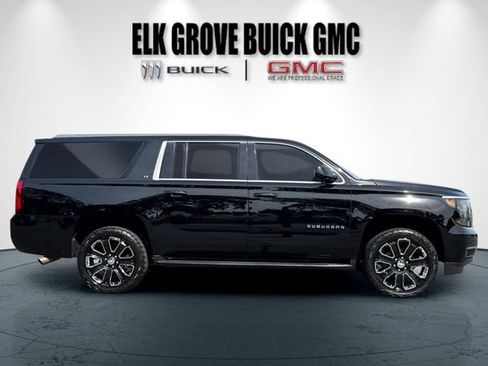 Used 2018 Chevrolet Suburban LT RWD image 3