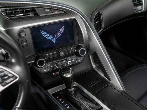 Used 2015 Chevrolet Corvette Z06 w/ 3LZ Preferred Equipment Group image 19