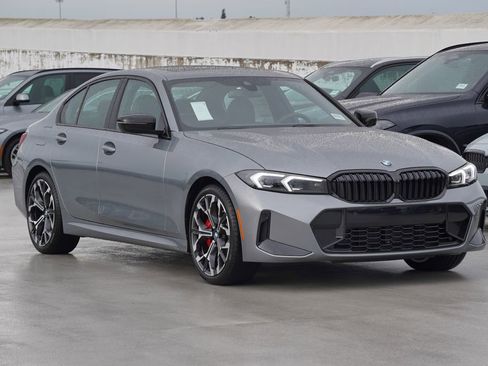 New 2026 BMW 330i Sedan w/ M Sport Package image 3