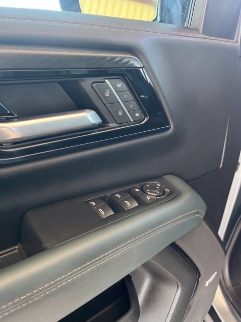 Used 2026 GMC Yukon XL AT4 w/ AT4 Premium Plus Package AWD/4WD image 18