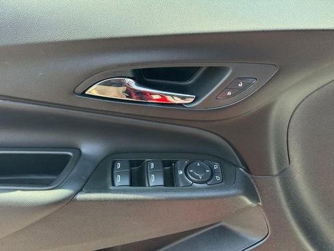Used 2024 Chevrolet Equinox LT w/ LPO, Floor Liner Package FWD image 16