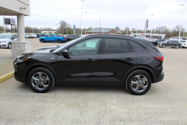 Used 2025 Ford Escape ST-Line AWD/4WD image 2
